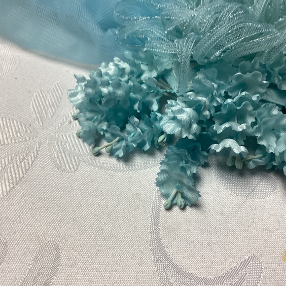 BRIDAL VEIL TURQUOISE FLOWER. MUST SEE VINTAGE main image 8